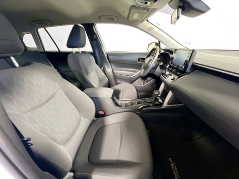 Used 2022 Toyota Corolla Cross LE image 30