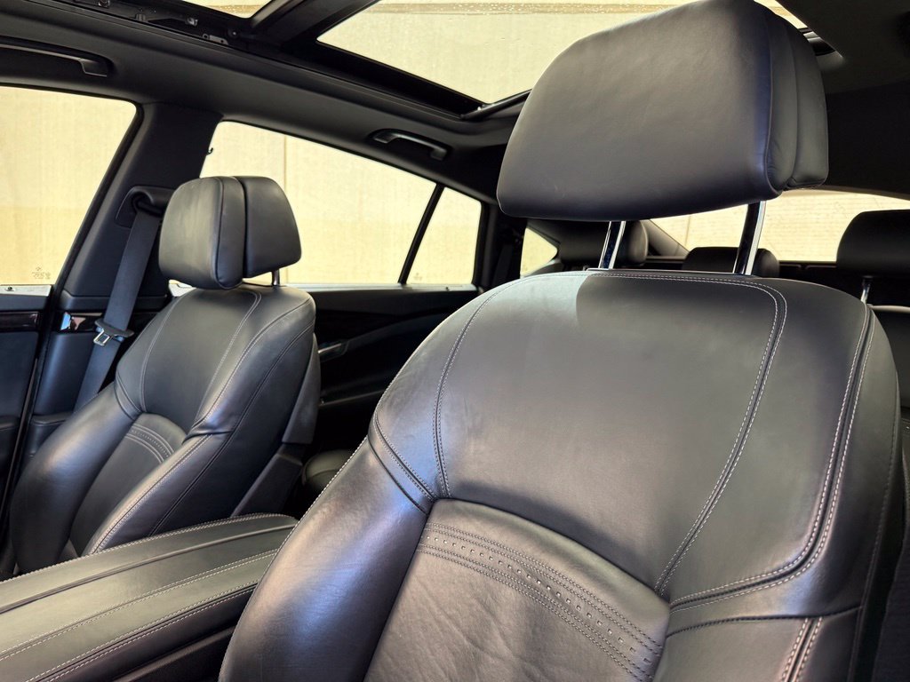 Used 2017 BMW 535i Gran Turismo RWD image 11