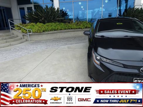Used 2022 Toyota Corolla LE FWD image 30