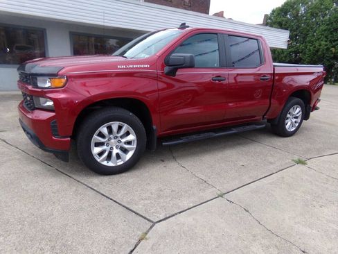 Used 2019 Chevrolet Silverado 1500 Custom w/ Custom Value Package image 2