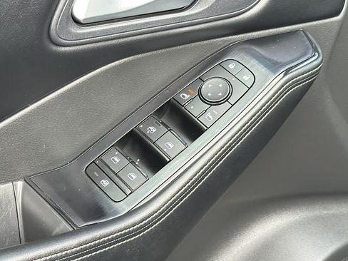 Used 2025 Nissan Rogue SV AWD/4WD image 22