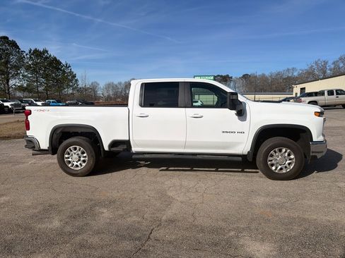 Used 2024 Chevrolet Silverado 3500 LT image 5