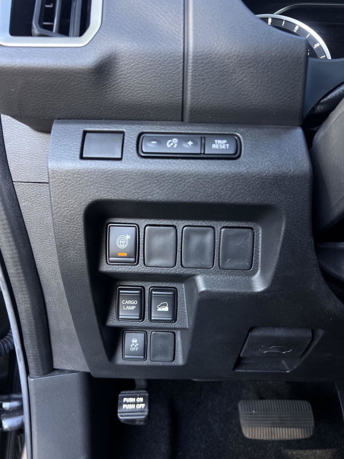 Used 2025 Nissan Frontier SV AWD/4WD image 10