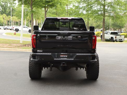 Used 2024 GMC Sierra 2500 Denali Ultimate AWD/4WD image 8