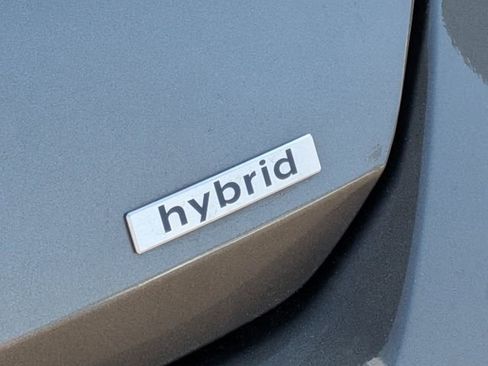 Used 2025 Hyundai Elantra Limited FWD image 32