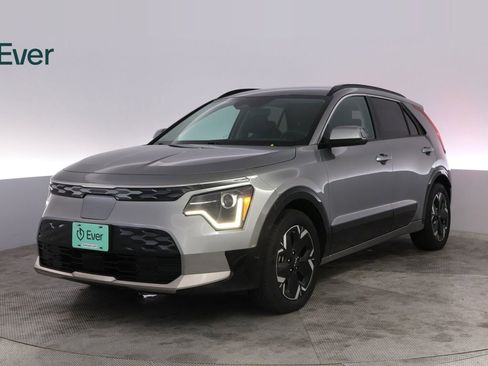 Used 2024 Kia Niro Wind w/ Wind Preserve Package FWD image 2