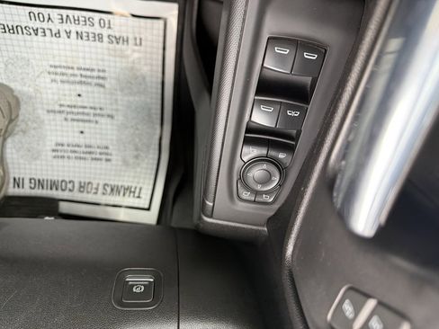 Used 2022 Chevrolet Silverado 2500 Custom w/ Custom Value Package image 27