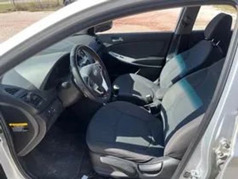 Used 2013 Hyundai Accent SE image 25