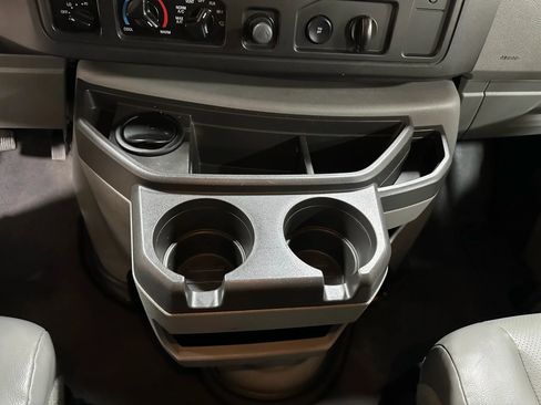 Used 2011 Ford E-150 and Econoline 150 Wagon RWD image 47
