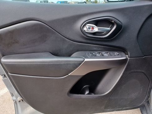 Used 2021 Jeep Cherokee Latitude Lux image 12