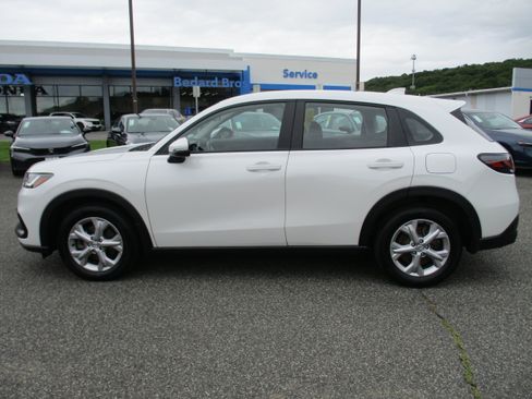 Certified 2024 Honda HR-V LX image 8