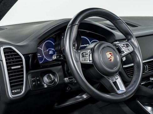 Used 2022 Porsche Cayenne Turbo AWD/4WD image 14