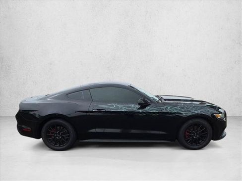 Used 2015 Ford Mustang Coupe RWD image 4