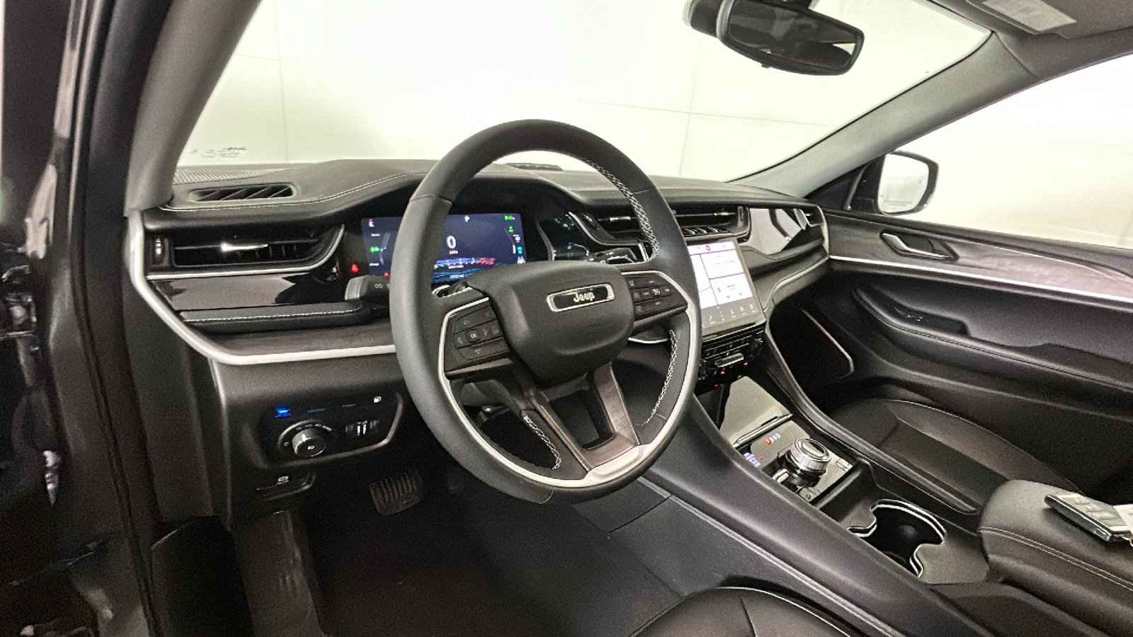 Used 2023 Jeep Grand Cherokee 4WD 4xe image 16