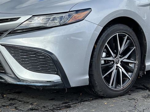 Used 2023 Toyota Camry SE image 8