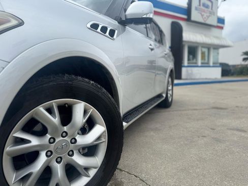 Used 2013 INFINITI QX56 4WD w/ Theater Pkg image 4