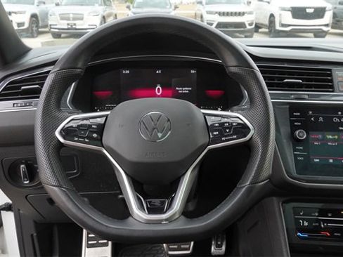 Used 2022 Volkswagen Tiguan SE R-Line image 29