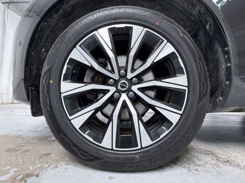Used 2023 Volvo XC60 B5 Plus w/ Climate Package AWD/4WD image 8