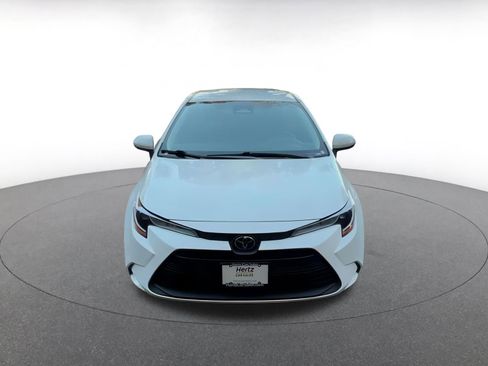 Used 2025 Toyota Corolla LE image 4