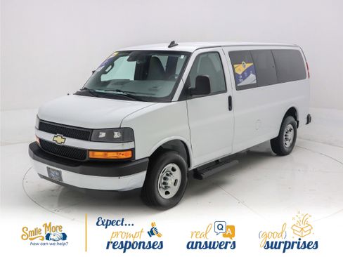 Used 2023 Chevrolet Express 3500 LT w/ LT Preferred Equipment Group image 8