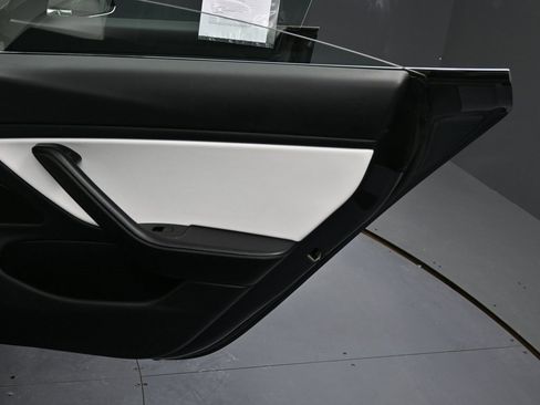 Used 2018 Tesla Model 3 Performance image 37