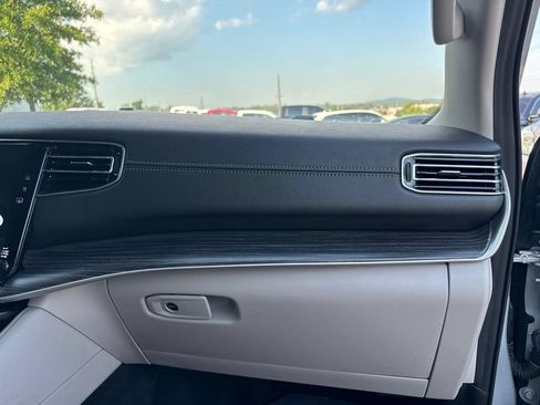 Used 2024 Jeep Wagoneer L Series II w/ Flexible Seating Group AWD/4WD image 15