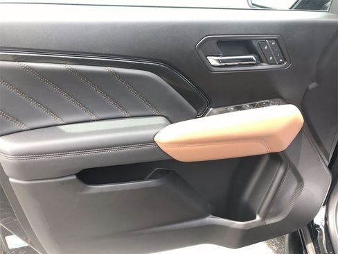 New 2025 GMC Canyon AT4 w/ Nightfall Edition image 13