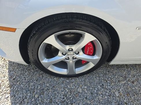 Used 2015 Chevrolet Camaro SS RWD image 11