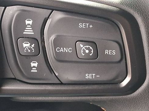 Used 2024 Jeep Wrangler Unlimited AWD/4WD image 22