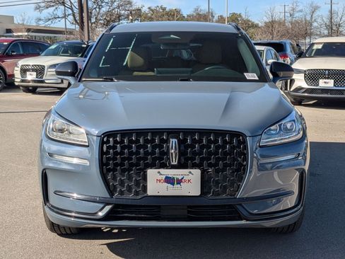 Used 2023 Lincoln Corsair Reserve w/ Jet Appearance Package image 8