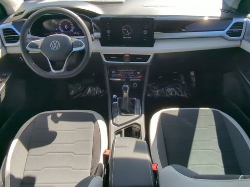 New 2026 Volkswagen Taos SE FWD image 12