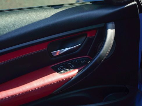 Used 2018 BMW M3 image 29