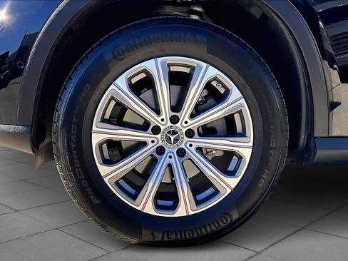 Used 2025 Mercedes-Benz GLC 300 GLC 300 image 11