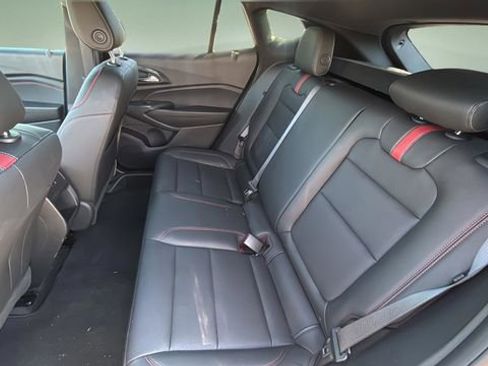Used 2024 Chevrolet Trax RS w/ Sunroof Package FWD image 18