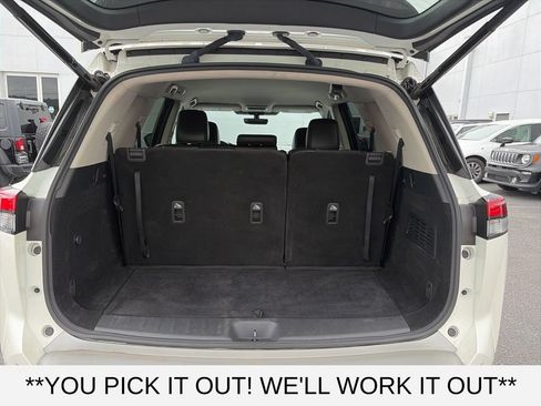 Used 2023 Nissan Pathfinder SL w/ Cargo Package AWD/4WD image 8