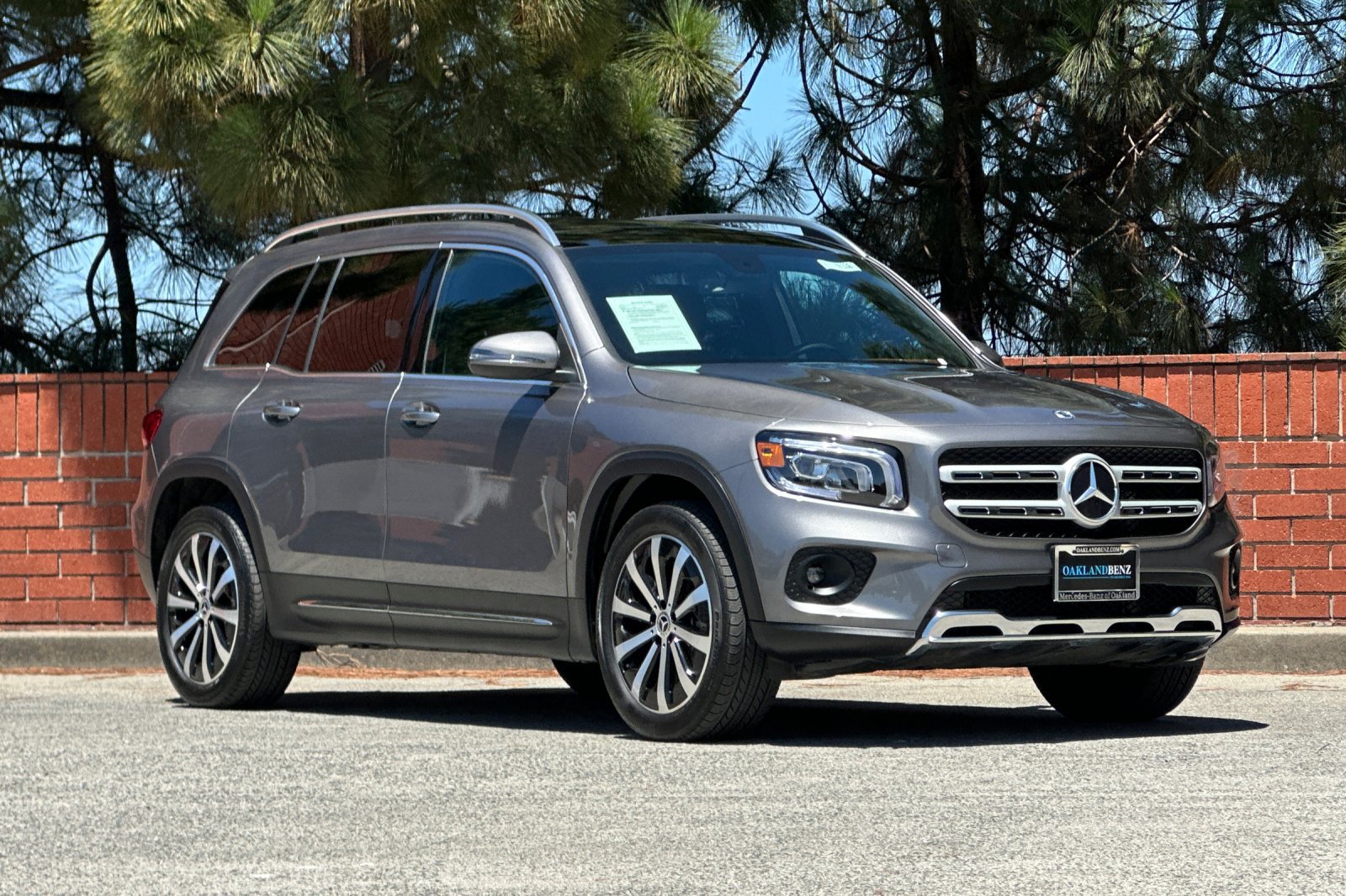 Used 2022 Mercedes-Benz GLB 250 4MATIC image 2