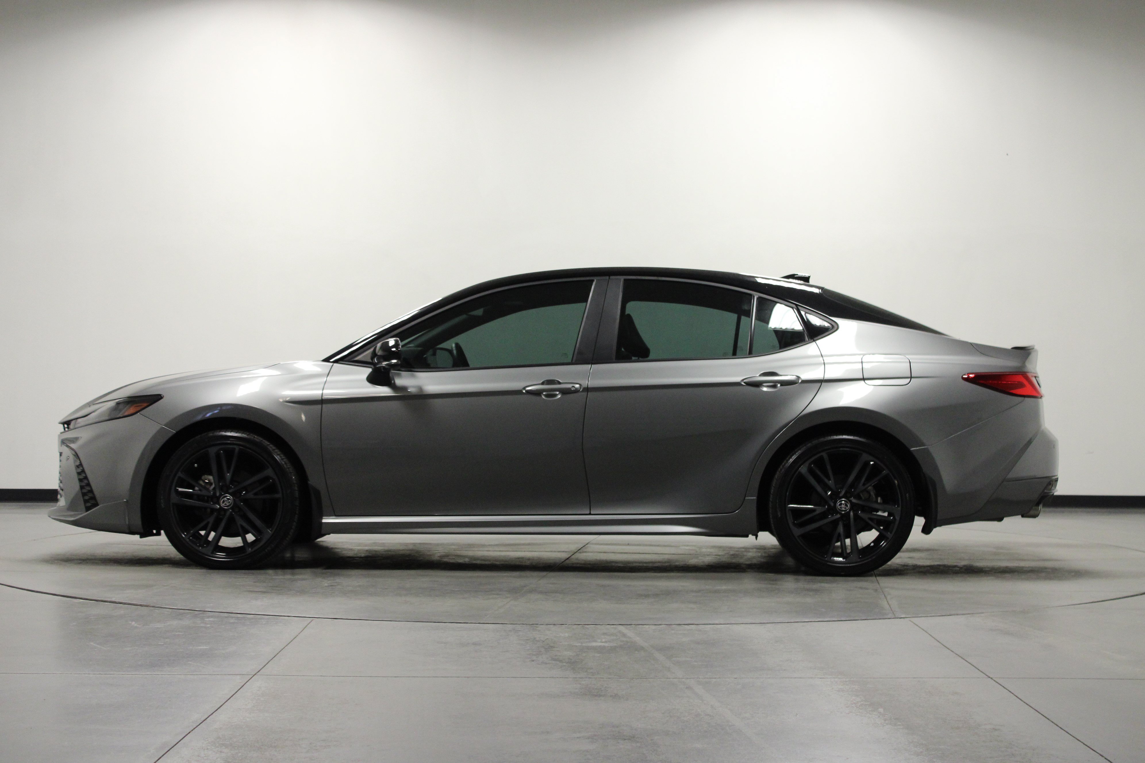 Used 2025 Toyota Camry XSE AWD/4WD image 7