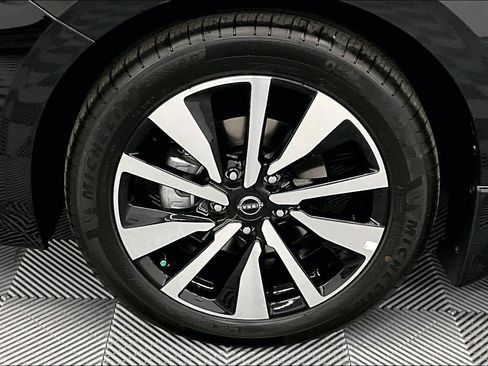 New 2025 Nissan Sentra SV w/ SV Premium Package image 36