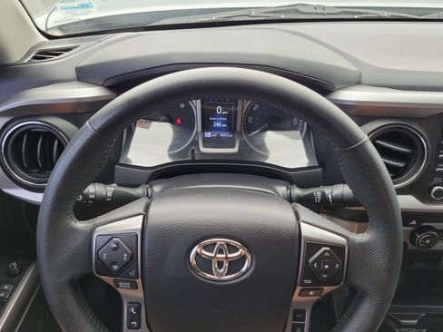 Used 2021 Toyota Tacoma SR5 w/ SR5 Appearance Package (SM) RWD image 21