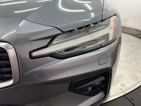 Used 2019 Volvo S60 T6 R-Design image 32