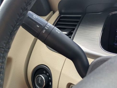 Used 2013 Ford Taurus SEL FWD image 26
