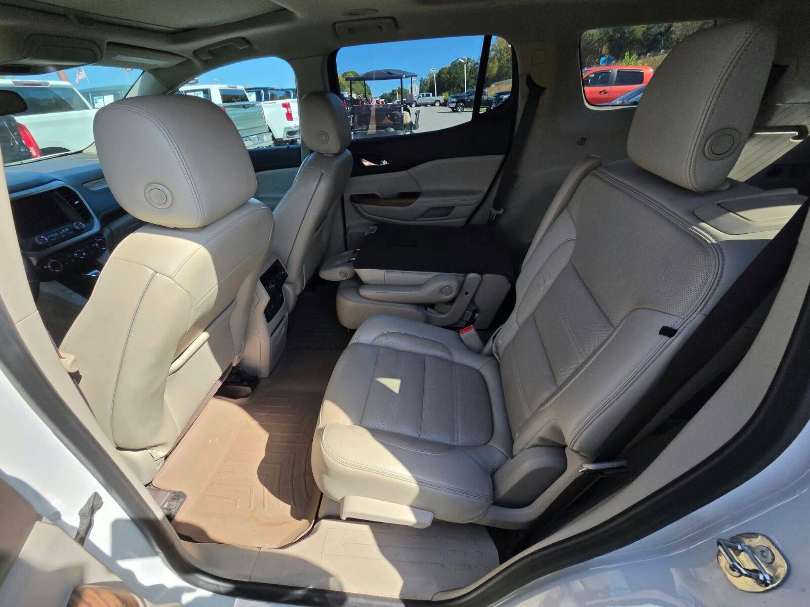 Used 2019 GMC Acadia Denali w/ Technology Package AWD/4WD image 10
