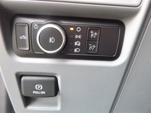 Used 2022 Ford F150 XLT image 19