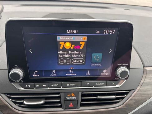 Used 2025 Nissan Altima 2.5 SV image 21