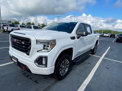 Used 2020 GMC Sierra 1500 AT4 w/ AT4 Premium Package AWD/4WD image 3