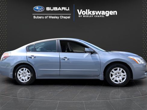 Used 2010 Nissan Altima 2.5 S FWD image 8