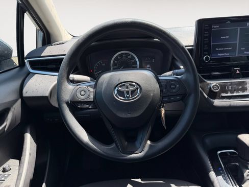 Used 2022 Toyota Corolla LE FWD image 12