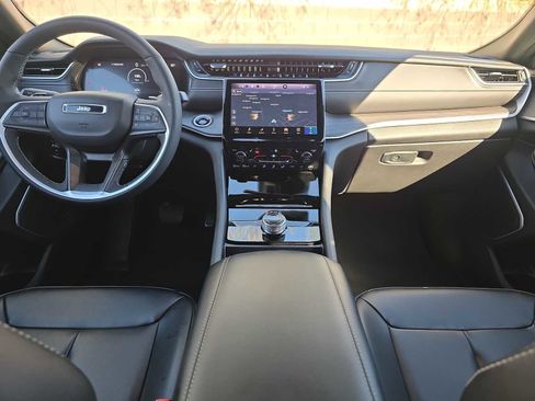 Certified 2024 Jeep Grand Cherokee L Limited w/ Black Appearance Package image 14