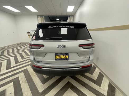 New 2025 Jeep Grand Cherokee L Limited w/ Luxury Tech Group II image 24