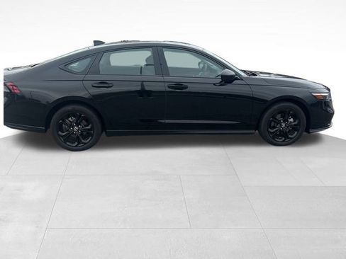 Used 2025 Honda Accord SE image 9